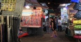 Der Temple Street Night Market in Hongkong