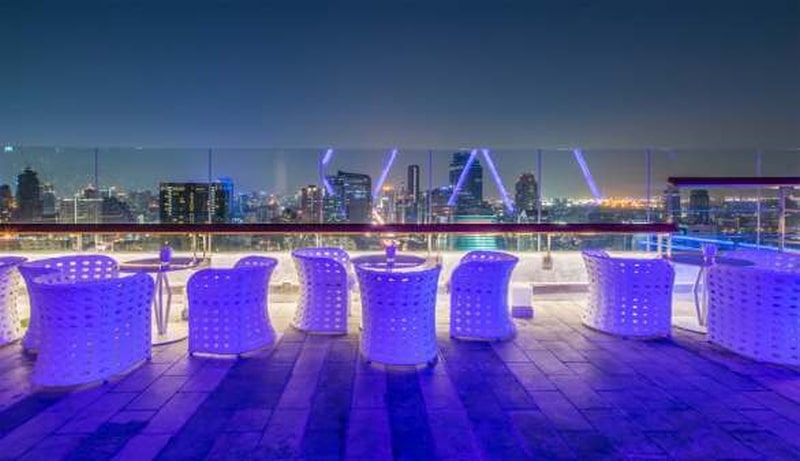 Rooftop Bar in Hongkong
